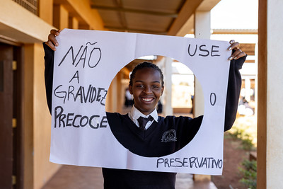 “Sinto-me mais forte porque conheço os meus direitos.”

— Nordina, 18 anos, estudante e educadora de pares em Niassa

Veja como a juventude está a liderar as conversas sobre SDSR em Moçambique.

🔗unf.pa/3HYXLM5

#MinhaDecisãoMeuFuturo #JuventudeLidera #SDSR