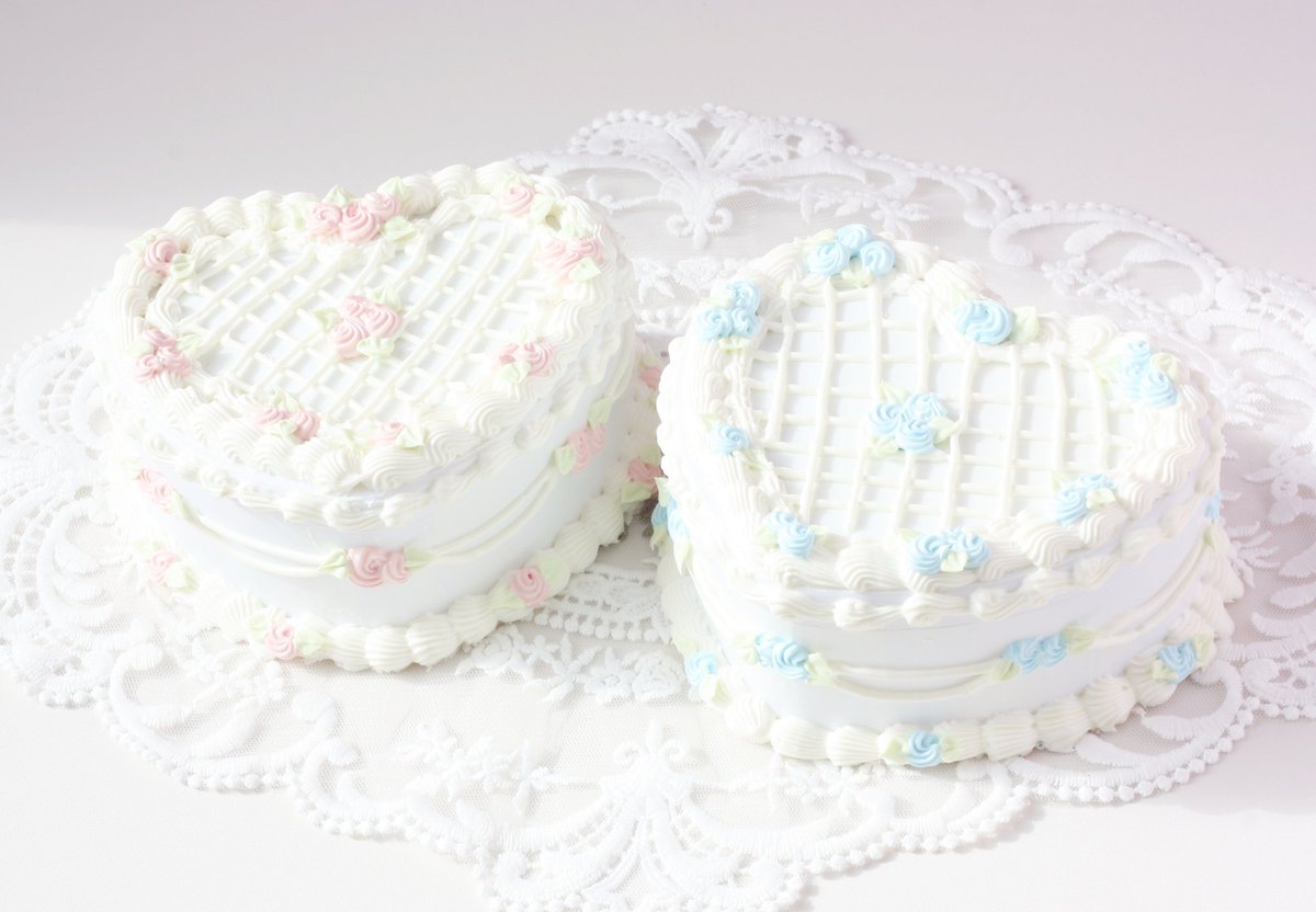 Hwe___N's tweet image. .A__A ✨🎂✨ A__A
( •⩊•) _______ (•⩊• )
(>🍰>) | | (<🧇<)
특별한 날에만 케이크를 먹는다던데,
케이크를 먹으면 특별한 날이 되지 않을까?!
~ 와플과 케이크가 차려진 식탁 ~