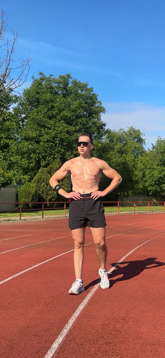 When I started distance running, people thought I was crazy.

“How does a bodybuilder become a marathon runner?”

Easy. I got tired of being tired.

Heavy lifting wasn’t giving me the energy I needed for work, coaching, or life.

So I built a hybrid system, strength for muscle,