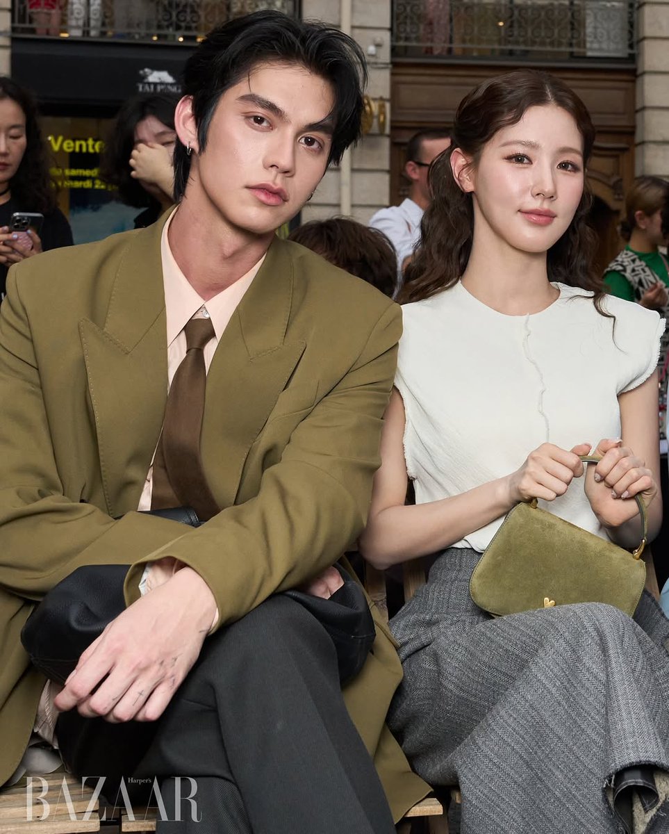 Bright Vachirawit with I-DLE member Miyeon at AMI Paris Spring-Summer 2026 show 

BRIGHT WITH AMI PARIS
#AmiSS26xBRIGHT
#bbrightvc