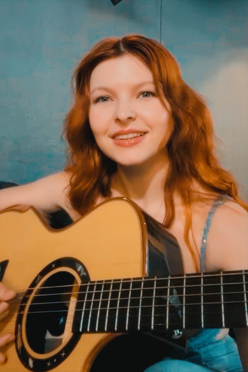 caitlinmaemusic's tweet image. Writing at @LoveShackStudio yesterday with my beautiful Willow Creek guitar #singersongwriter #endorsedartist #blessed #Nashville @KeithUrban #nonnative #lovetosing