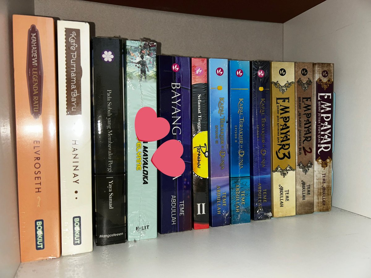 urimoolat_'s tweet photo. MY ONLY 🇲🇾 

WTS SEALED &amp; UNSEALED MALAY &amp; ENGLISH BOOKS ✨ 

Reason to sell: i tk collect buku dh and mmng nk change to digital fully

SIRI EMPAYAR (only 3 still sealed): RM 75 (set)
SIRI KAPAL TERAKHIR DI DUNIA (sealed): RM 85 (set) https://t.co/Kf3HQJtGnU