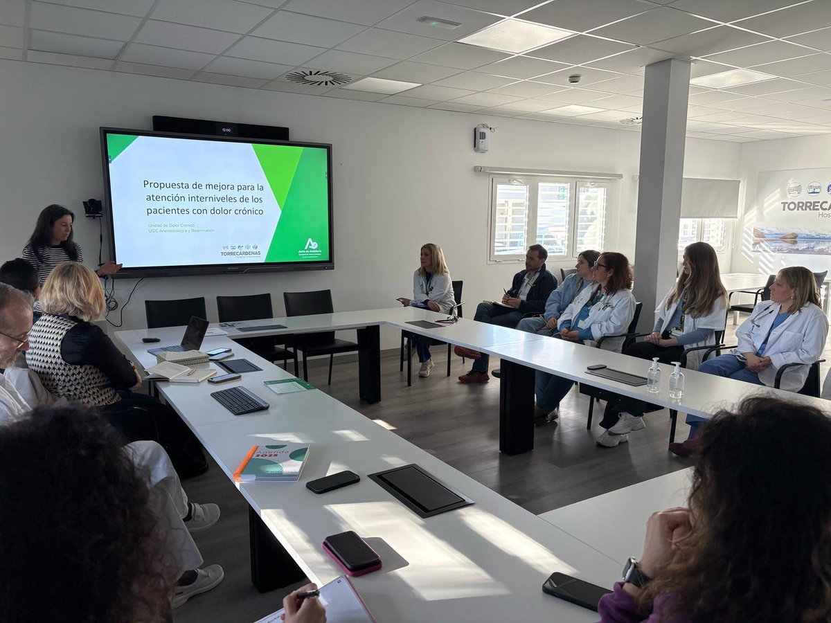🏥 El Hospital Universitario Torrecárdenas refuerza la asistencia en el abordaje del dolor crónico e incorpora al Distrito Almería a su Comisión del Dolor.

Toda la info ➡️ bit.ly/44q9ZFa
<a href="/saludand/">Consejería de Sanidad, Presidencia y Emergencias</a> @almeriajunta <a href="/DAPAlmeria/">Distrito Sanitario Almería</a>