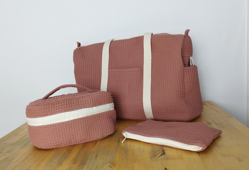 universepacking's tweet photo. Choose the perfect ☀zipper cosmetic bag☀ doesn’t have to be hard!🚀Our step-by-step guide helps you pick the best travel cosmetic bag,design a standout custom cosmetic bag,and source smart wholesale cosmetic bag deals! #customcosmeticbag #Universepack 
👉https://t.co/l57aoD17n1 https://t.co/D3nJREBQgV