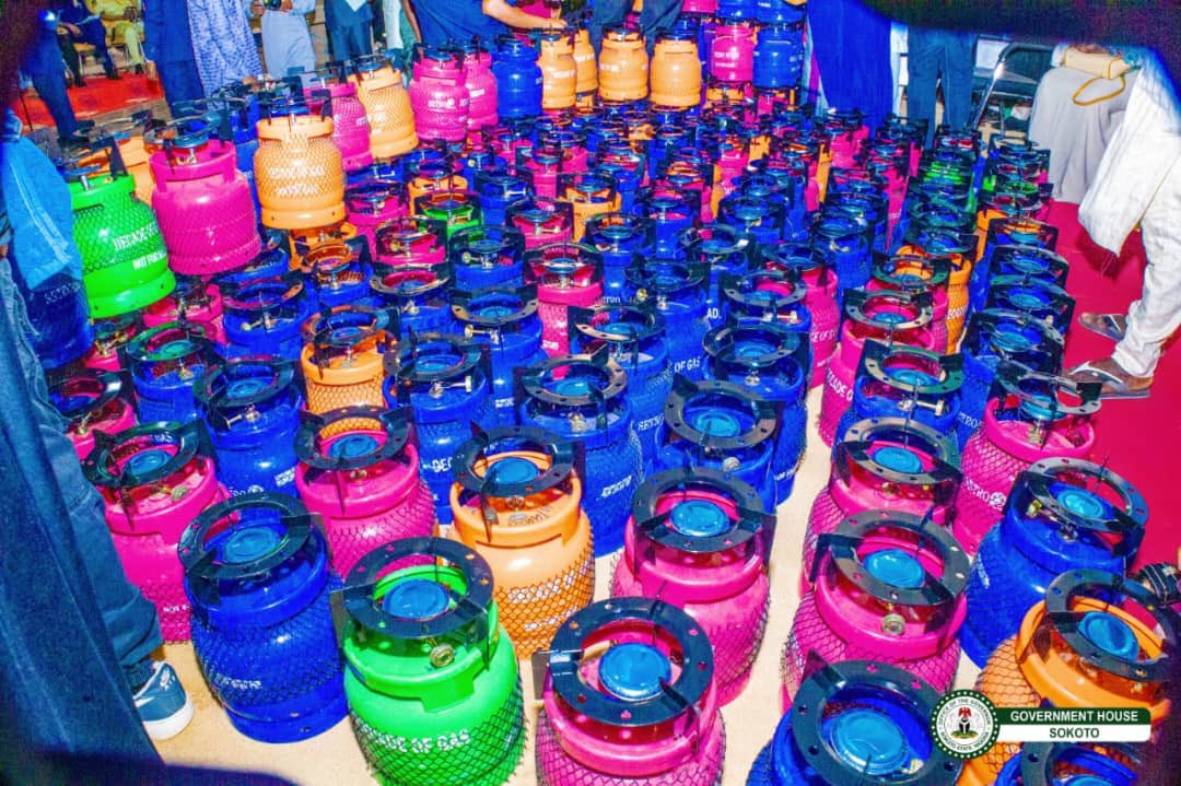 Yesterday, we had the honor of welcoming the Honorable Minister of State for Petroleum Resources (Gas), Dr. Ekperikpe Ekpo, to Sokoto for the official launch of the distribution of 500 LPG cylinders. This is a commendable step toward providing safer and cleaner energy for our
