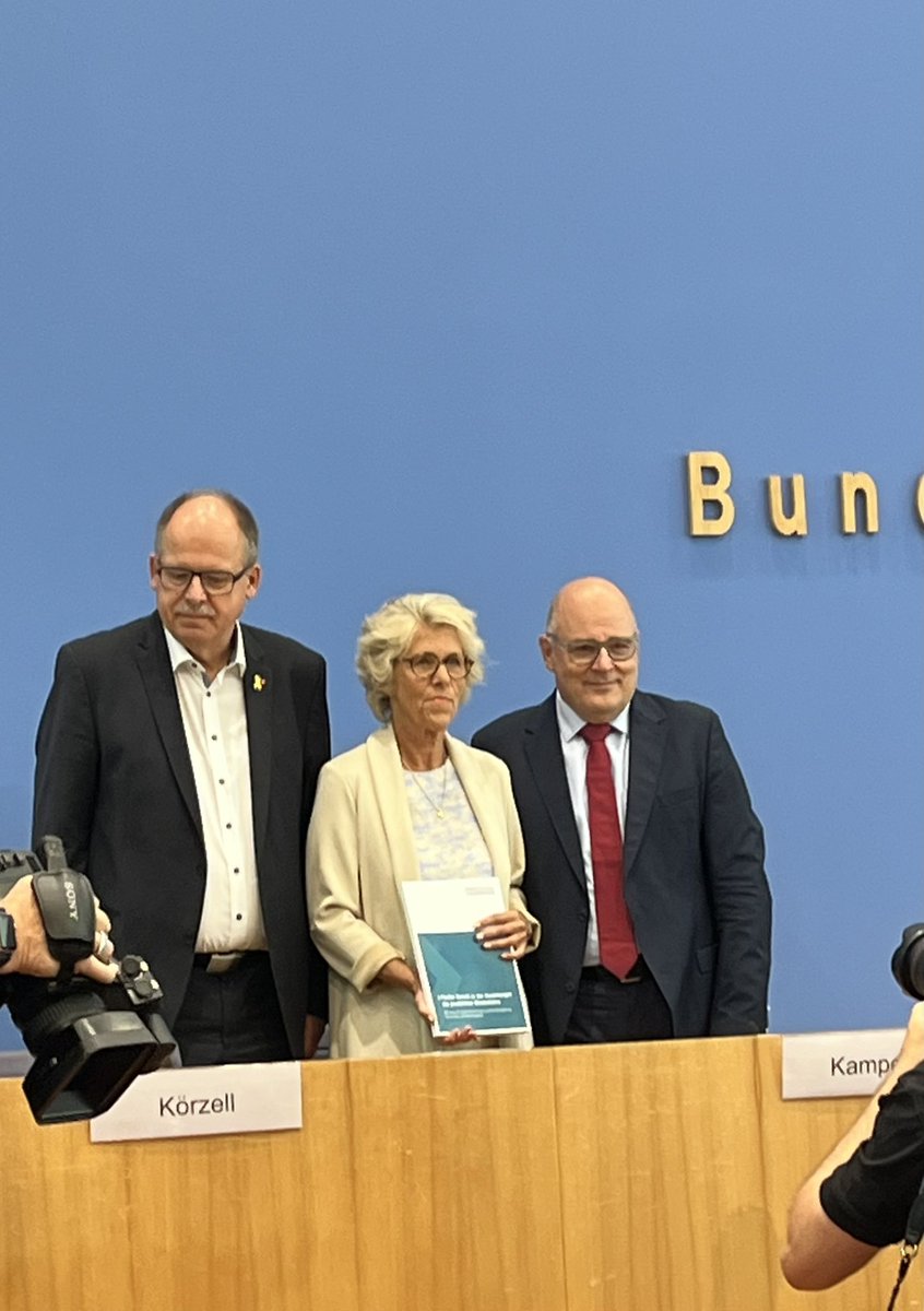 Rasmus Buchsteiner (@r_buchsteiner) on Twitter photo Hallo #SPD! Hier kommt die einstimmige Empfehlung der #Mindestlohn-Kommission: 13,90 Euro ab 1/26, 14,60 Euro ab 1/27 <a href="/POLITICOEurope/">POLITICOEurope</a> Hallo #SPD! Hier kommt die einstimmige Empfehlung der #Mindestlohn-Kommission: 13,90 Euro ab 1/26, 14,60 Euro ab 1/27 <a href="/POLITICOEurope/">POLITICOEurope</a>