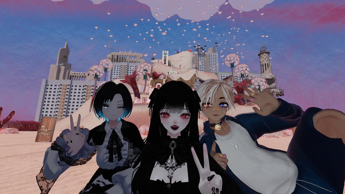 StreetTrainVRC's tweet photo. Been a while since I just hung out with friends in VRC. I also got to see DrMorro's new world. 

Picture by Bittlebun https://t.co/1NjgrFAwRM