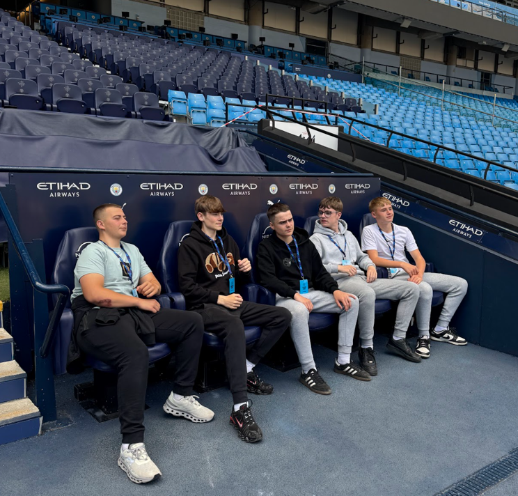 Design Department (@heolddudesign) on Twitter photo ๐๏ธ The <a href="/HeoldduCS/">Heolddu Comprehensive School</a> D&T Dept were treated to a fantastic trip hosted by <a href="/JohnSiskandSon/">John Sisk & Son</a> visiting the ยฃ300m Etihad Stadium project. A guided tour of the stadium topped off a brilliant day, giving our Y10 Construction pupils real industry insight! ๐๏ธ๐ทโโ๏ธ #STEM #Construction #HeoldduDT ๐๏ธ The <a href="/HeoldduCS/">Heolddu Comprehensive School</a> D&T Dept were treated to a fantastic trip hosted by <a href="/JohnSiskandSon/">John Sisk & Son</a> visiting the ยฃ300m Etihad Stadium project. A guided tour of the stadium topped off a brilliant day, giving our Y10 Construction pupils real industry insight! ๐๏ธ๐ทโโ๏ธ #STEM #Construction #HeoldduDT