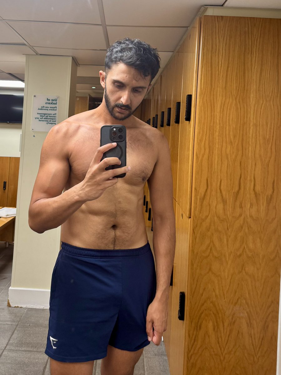 I swear everyone’s cruising and I’m just taking selfies