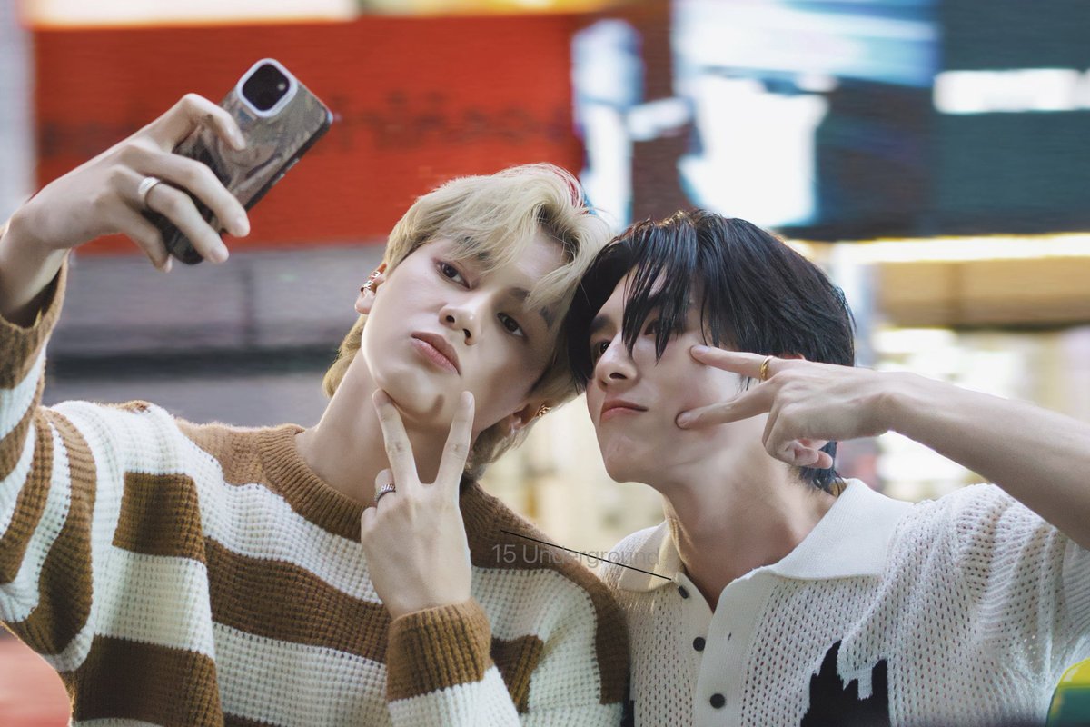 minho_kitty's tweet photo. i cant help but feel like everything we do is pointless and its so mentally draining for me i dont wanna give up but.. im just sad i miss them
SMARTCSNP FIRST LIVE
#XiangYixSmartFirstLive
#smartboom https://t.co/tRlAY4ghGY