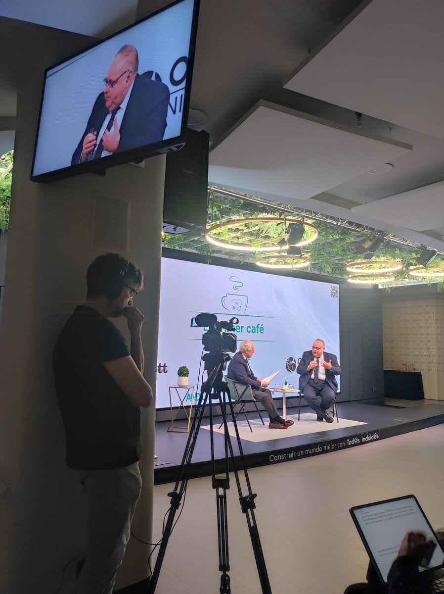 Angela Hernández Puente 👩🏽⚕️ (@angelaamyts) on Twitter photo En el “El Primer Café”, desayuno informativos del sector salud de <a href="/medicinarespon/">Medicina Responsable</a> con D. Alejandro Vázquez Ramos, Consejero de Sanidad de Castilla y León. En el “El Primer Café”, desayuno informativos del sector salud de <a href="/medicinarespon/">Medicina Responsable</a> con D. Alejandro Vázquez Ramos, Consejero de Sanidad de Castilla y León.
