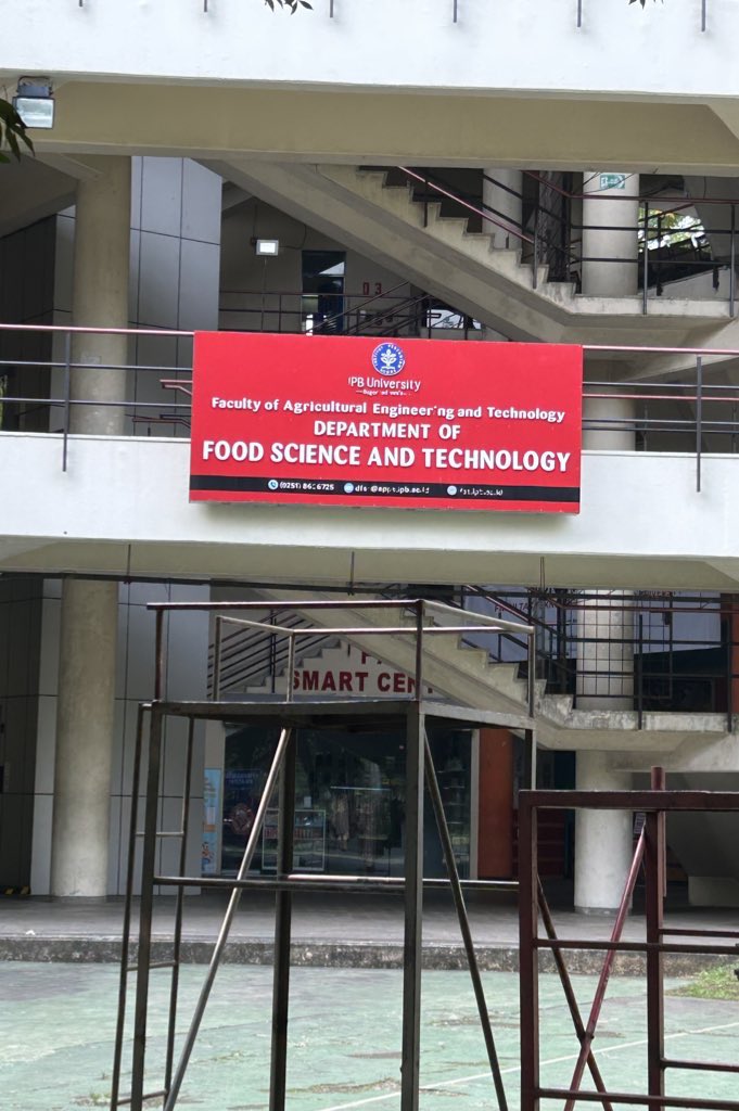 ivanbogor's tweet photo. tadi aku ke ipb tapi ngga foto banyak.. https://t.co/O3dFoR7jNF