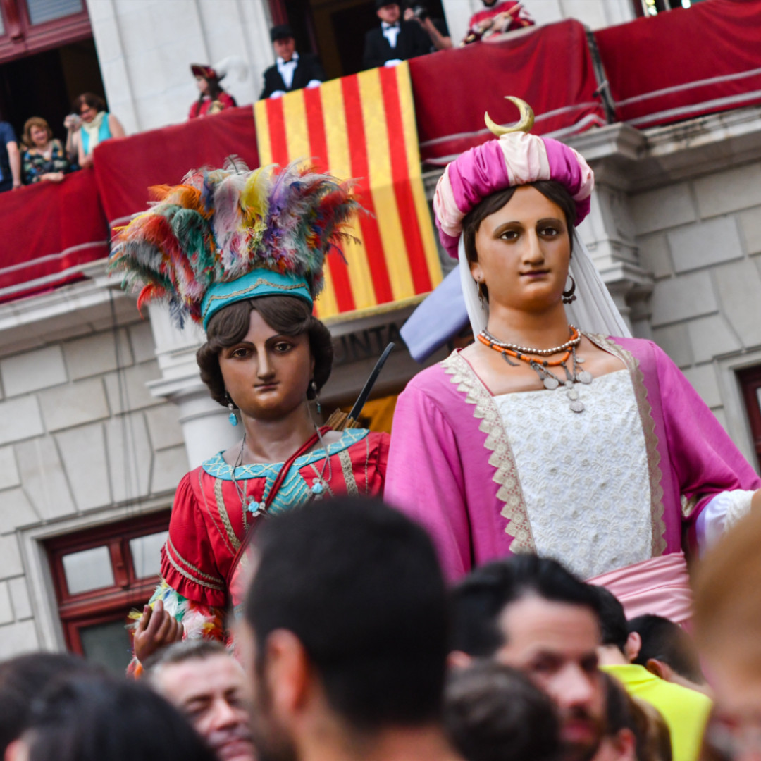 Costa Daurada (@costadauradatur) on Twitter photo 🎉 #Reus està de Festa Major de Sant Pere! Entre tronades, cercaviles i concerts, tasteu el nou #Plim, una beguda refrescant amb gust a combinat de fruites, que ja existia al 1928, i que la ciutat ha recuperat.
📸 <a href="/paisatgegenis/">ElPaisatgedelsGenis</a>, Plim, <a href="/reus_cat/">Ajuntament de Reus</a>, <a href="/amiplim/">Laia Solanellas 🪐</a>
#CostaDaurada 🎉 #Reus està de Festa Major de Sant Pere! Entre tronades, cercaviles i concerts, tasteu el nou #Plim, una beguda refrescant amb gust a combinat de fruites, que ja existia al 1928, i que la ciutat ha recuperat.
📸 <a href="/paisatgegenis/">ElPaisatgedelsGenis</a>, Plim, <a href="/reus_cat/">Ajuntament de Reus</a>, <a href="/amiplim/">Laia Solanellas 🪐</a>
#CostaDaurada