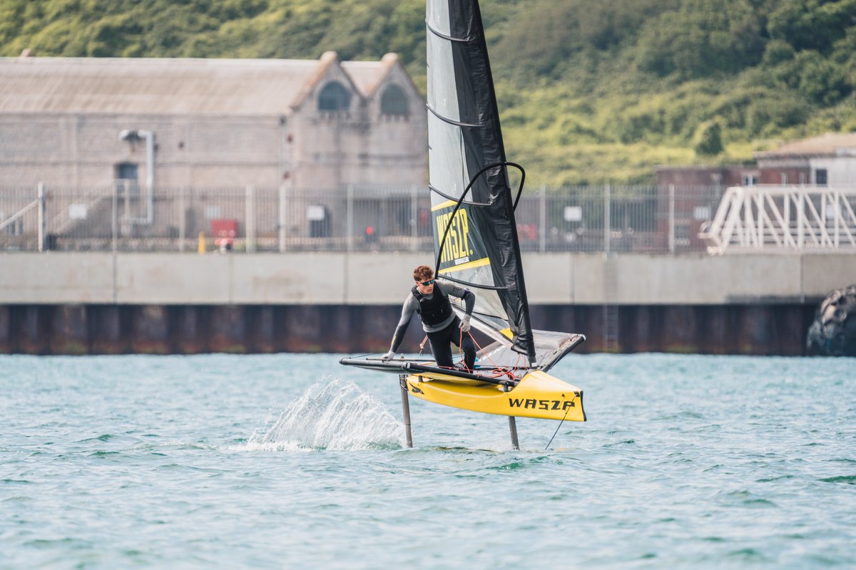🚨 AFP announce Foiling Festival for all abilities! 🚨

📍 Weymouth &amp; Portland | 18 - 22 August | 14–21 year olds 

From first foils to elite squad training, join a 5-day coaching camp with the Andrew Simpson Performance Academy! 

📲 Book your spot linktr.ee/athenafoilingf…