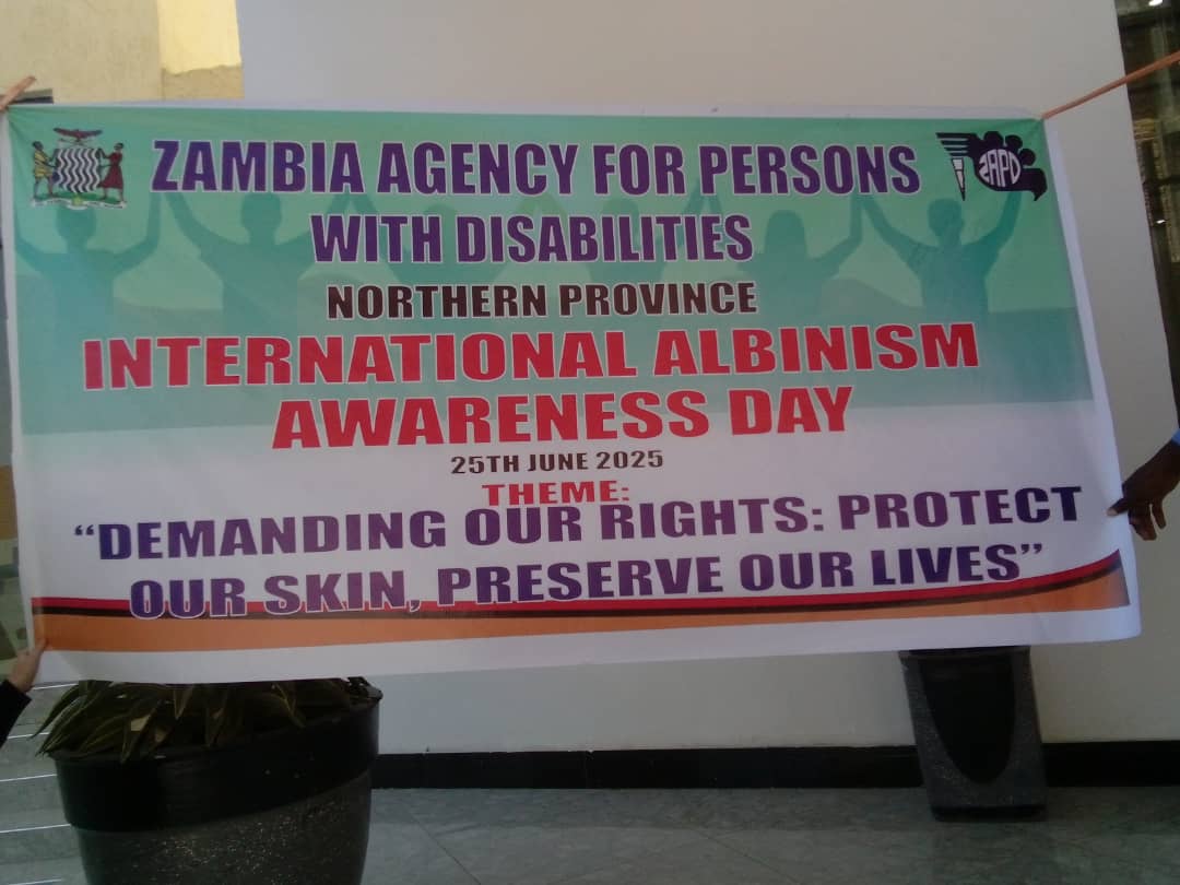 ZAPD_HQ's tweet image. June 25 June marked #AlbinismAwarenessDay for Northern Province under the theme “Demanding Our Rights: Protect Our Skin, Preserve Our Lives.” 🌞

🎁 108+ beneficiaries received sunscreen, hats &amp;amp; sunglasses, thanks to @mohzambia, ZAPD &amp;amp; Sisters of Child Jesus.

#InclusionMatters