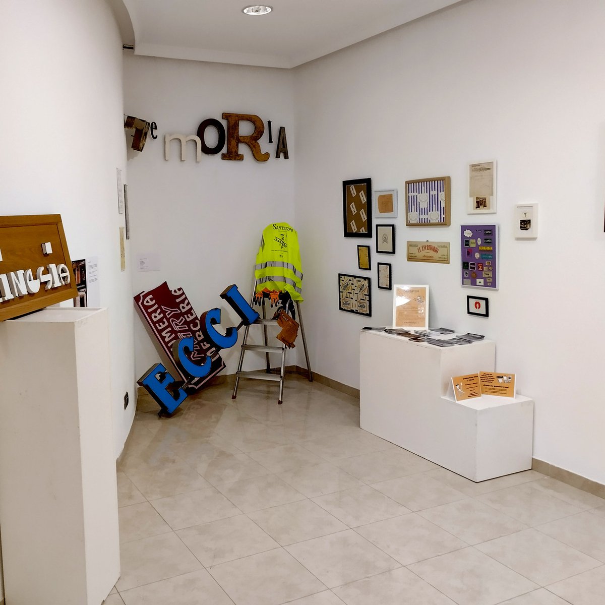 Abierta la #Expo 
"He bajado a un recao. Ahora vuelvo" #Memoriadelocotidiano 
📅 Hasta el 27 de julio
📍 Sala de Exposiciones. @grancasinosardinero #Santander
🕡 Horario: desde las 17 horas hasta cierre.
🎟 Entrada Libre