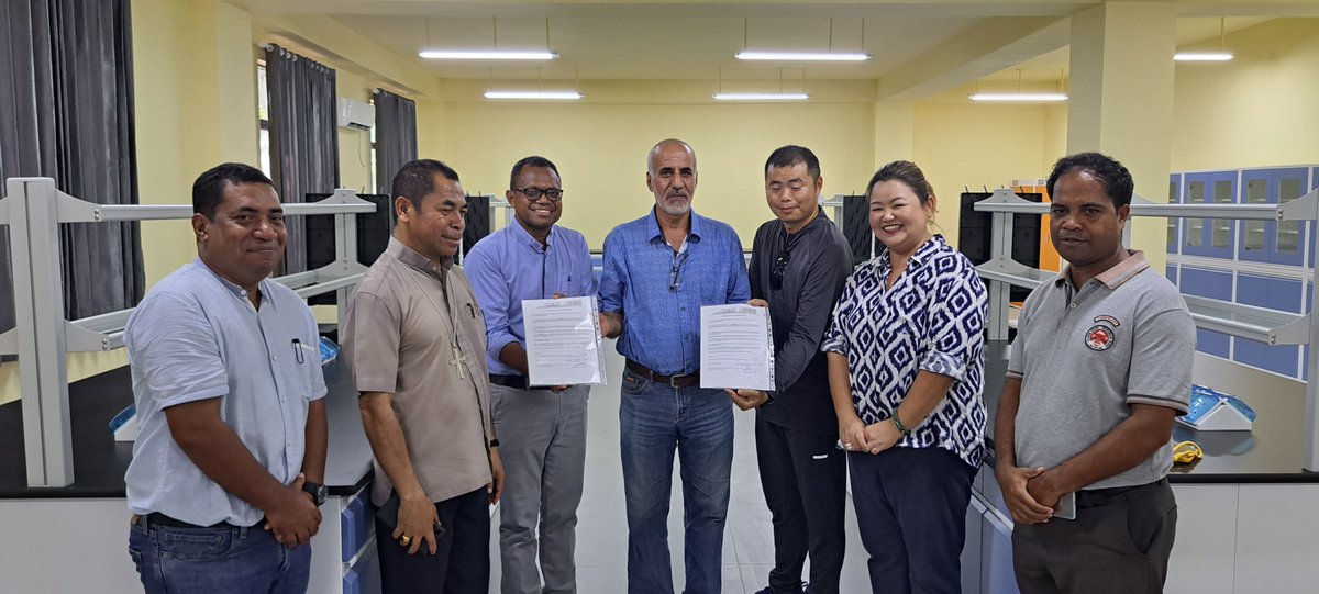 FFspdd's tweet image. Actividade entrega obra final laboratório ba medicina geral, química, nst hosi companhia International HE FU Construction Lda ba Universidade Católica Timorense (UCT) liu hosi Fundação São Paulo. (26/06/2025)