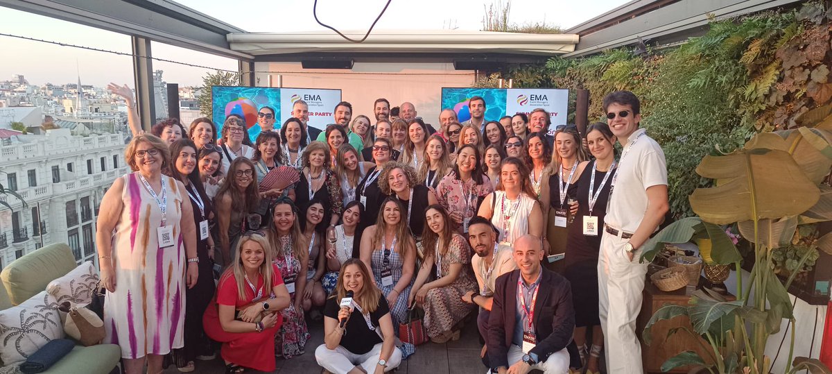 eventmanager_es's tweet photo. 🌞 Ayer celebramos la Summer Party en Madrid de la mano de #Gijón Convention Bureau en la terraza del Hotel H10 Puerta de Alcalá.

Brindis, risas, picoteo, networking del bueno y un ambientazo que nos dejó con ganas de más.
🍸🤝💬 https://t.co/PqG6vqfh7x