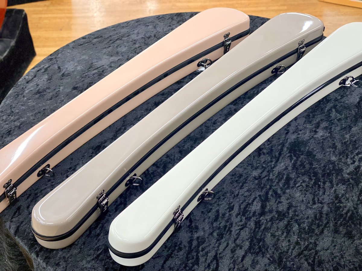 Eastman 2本入り弓ケース入荷しました フロッグの留め具がスライド