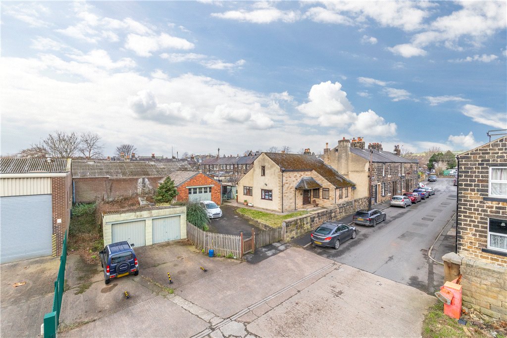 DacresYorkshire's tweet image. ⚒️ DEVELOPER / HOMEOWNER OPPORTUNITY ⚒️
📆 OPEN TO VIEW - Sat 28th June 2025 10am - 12noon
📍 14 Bremner Street, Otley, LS21
☎ 01943 463321
📎 Read more here: loom.ly/VH580sw
.
#conversion #developeropportunity #planning #renovation #otley