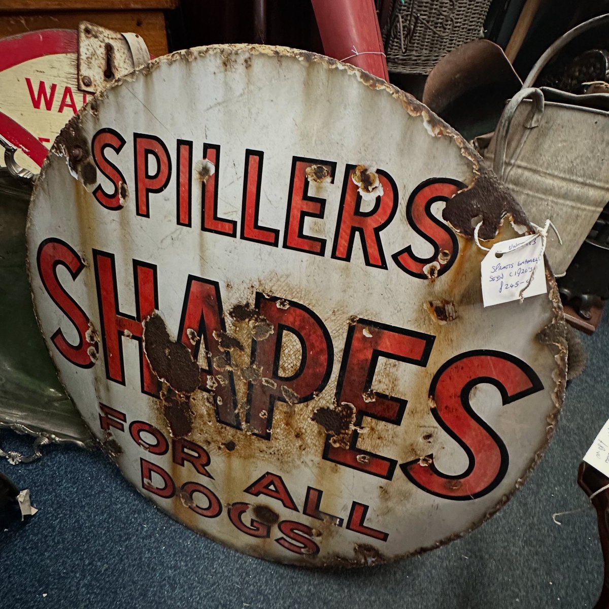 astraantiques's tweet photo. Good morning! Friday at last and we are open 10-5pm. #advertising #spillersshapes #vintageadvertising #shopsigns #oldsigns #dogs #dogcave๐ #astraantiquescentre #hemswell #lincolnshire https://t.co/vvnhA9yEI3