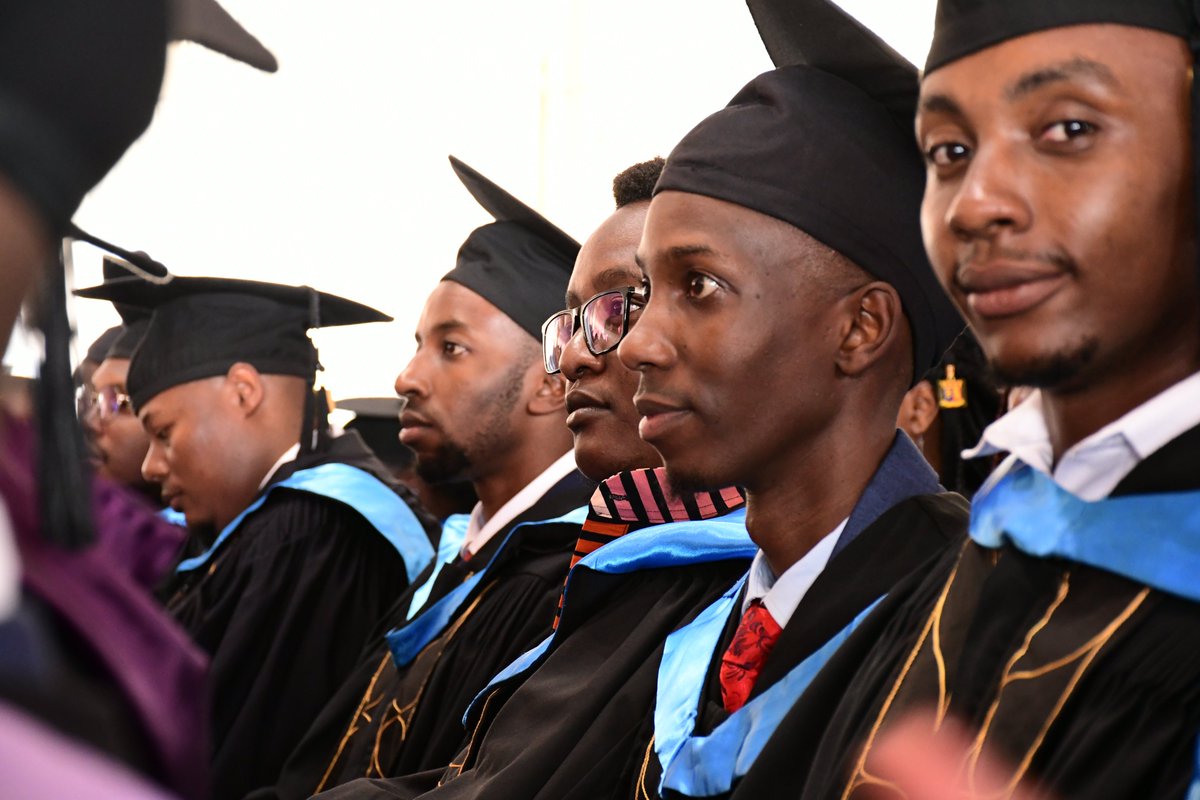 Smiles. Pride. Hope. Faith. The Future!

#SUClassOf2025 #DegreeKwaMfuko #SUreFuture