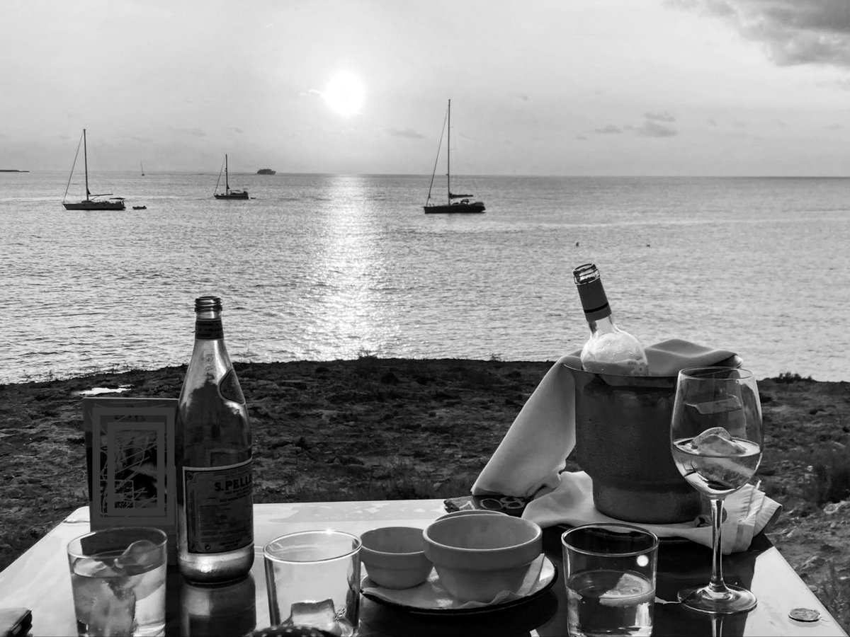 loukampen's tweet photo. Our last hours before we part https://t.co/4QWI0mpdA2