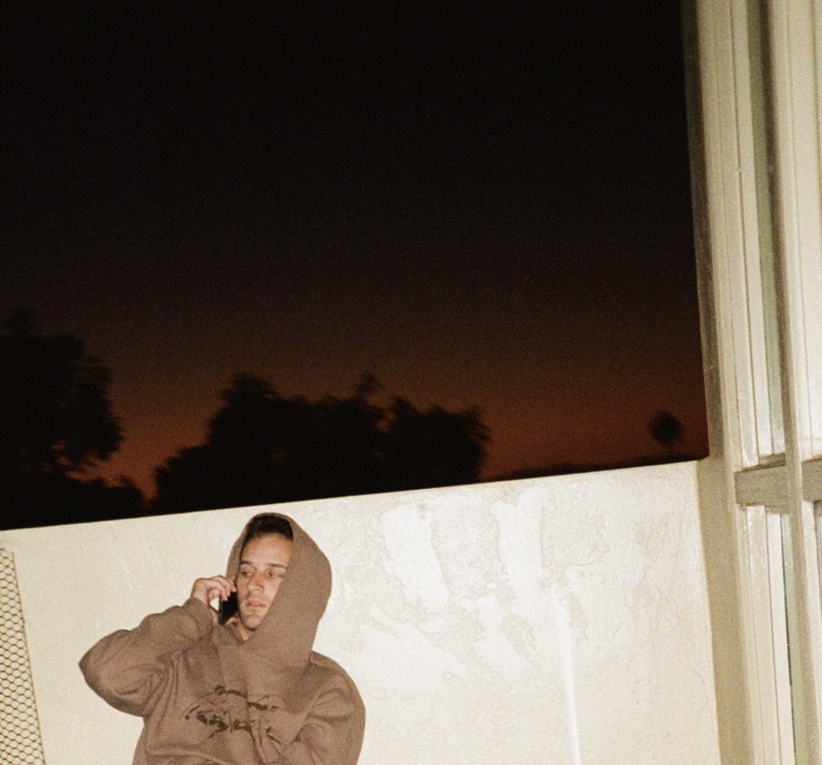 static res tweet media