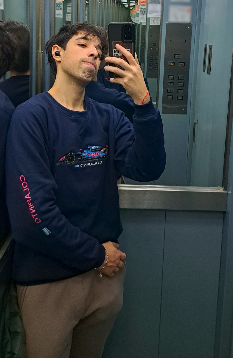 Chivacín free

Top mejores compras que pueden existir los buzos de <a href="/PimientaBordado/">Pimienta Bordados</a>.
Calidad de 10, abriga re bien, tiene un bordado del carajo, y además, para alguien que es loquito de la F1 es ideal.

(No vale criticar algo que no fuera el buzo, cómo con que acompañe el buzo)