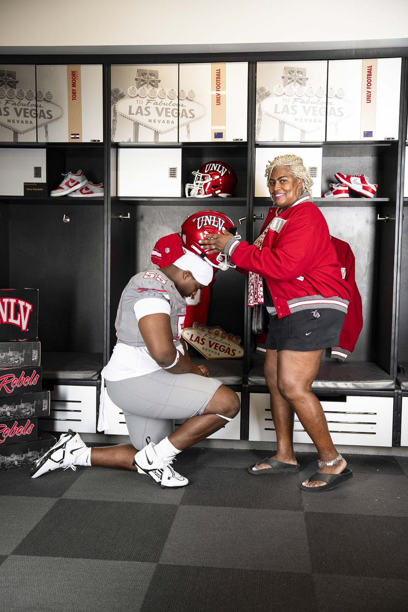 IsaiahBrought10's tweet image. I want to send a Heartfelt Thank You to the @UNLVFootball for an amazing OV Weekend & laying out the red carpet for my Family!
@CoachDanMullen @CoachCooperUNLV @coachqganther
@CoachLogo
@unlvfootball.
@coachkwag @yadiva71
@justinallen_13
@MikeRoach247 @samspiegs @WillTurboff