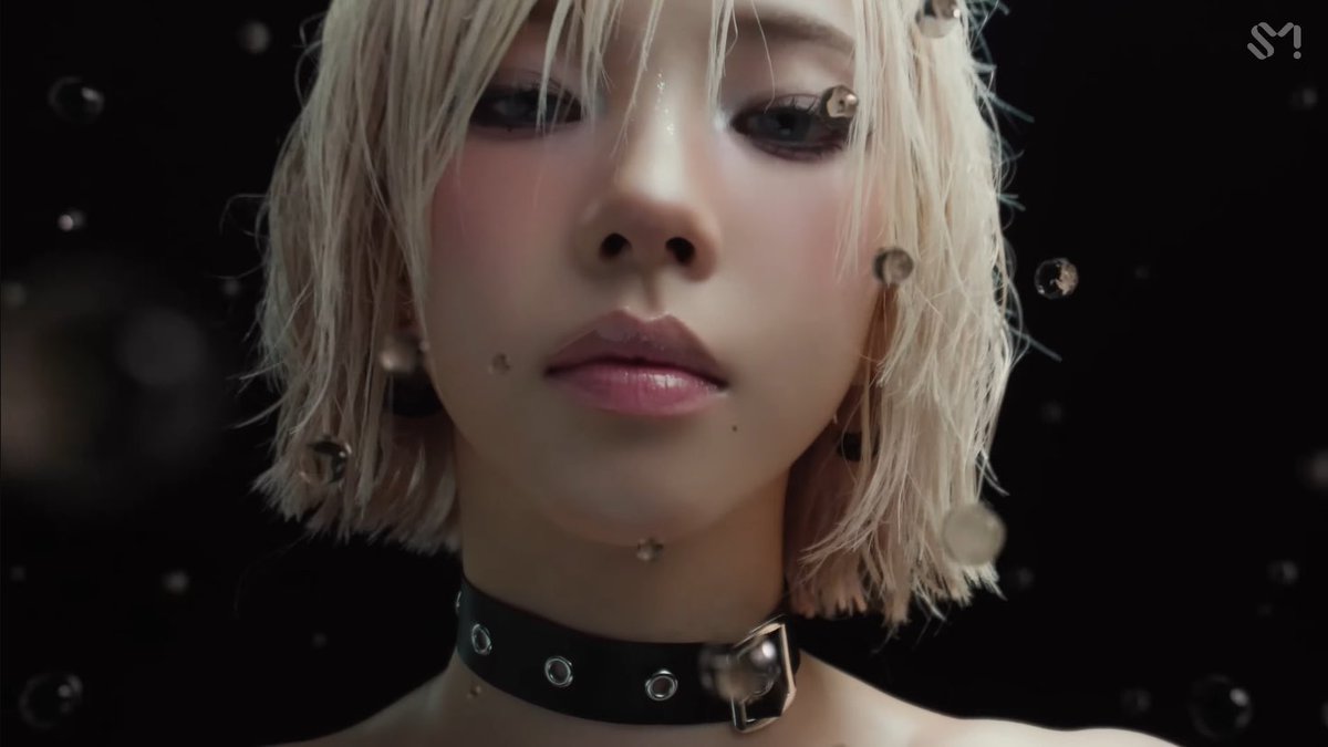 เปิดมาช็อค 1 พี่น่าลุคนางพญาผมยาวถึงกลางหลัง ชีเสิร์ฟทุกลุคยันสายฝอลุยดิน พี่สะใจมาก โคตรสวยอะ