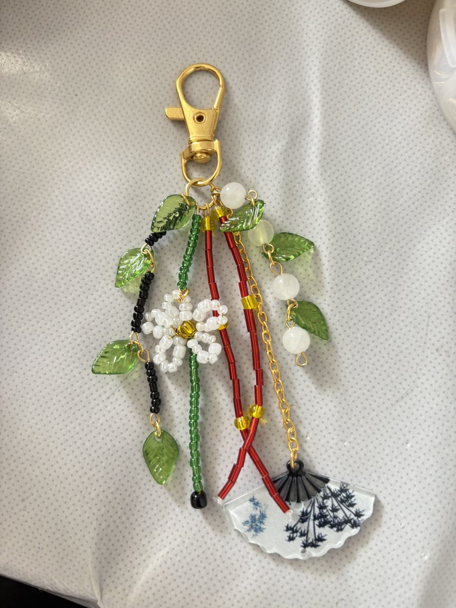 floweredsss's tweet photo. Coucou j’ai commencée à créer des porte-clés à la main susceptible de plaire a beaucoup d’entre vous n’hésitez pas à faire un tours sur mon Vinted 🥺🫶🏾
—> https://t.co/exwJX81bxE

#DIY #porteclé #keychain #artisanat #créationfrançaise #vintedfr #petitescréations #handmade https://t.co/LNbjgbaptO