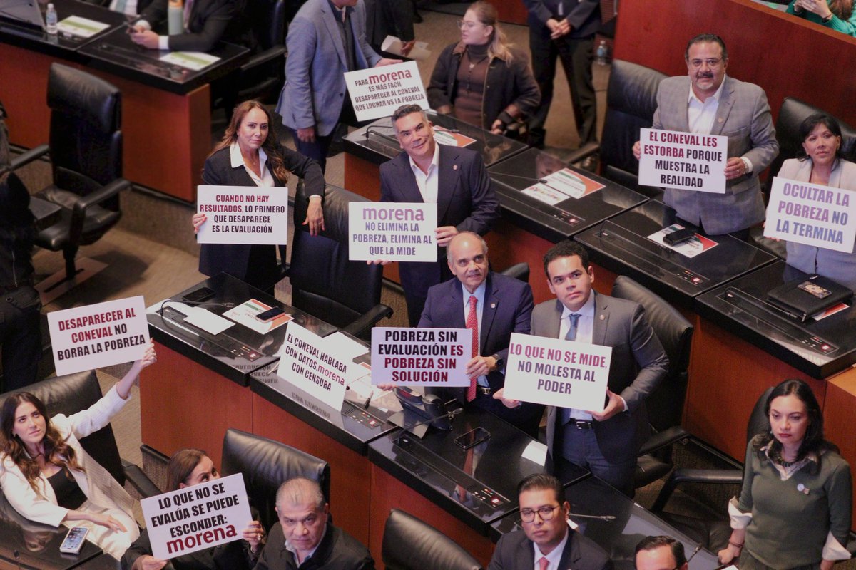 ❌Los #morenarcos desaparecieron el CONEVAL❌

¿Por qué?
Porque la verdad les estorba.
Porque los datos los exhiben.
Porque sus programas son puro teatro.

¿Por qué eliminar a quien te evalúa?
Porque sabían que los iba a reprobar.

Hoy, ese trabajo se lo dieron al #INEGI.
Un