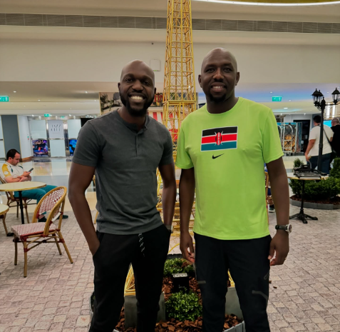 GhettoRadio895's tweet photo. Interior CS Kipchumba Murkomen criticised CNN correspondent Larry Madowo for his negative coverage of Kenya, but section of Kenyans have hailed Larry Madowo for his brave coverage of the Wednesday demonstrations.

Unaona aje? 
Larry Madowo ana market Kenya negatively ama ana do job fiti?
#Brekko