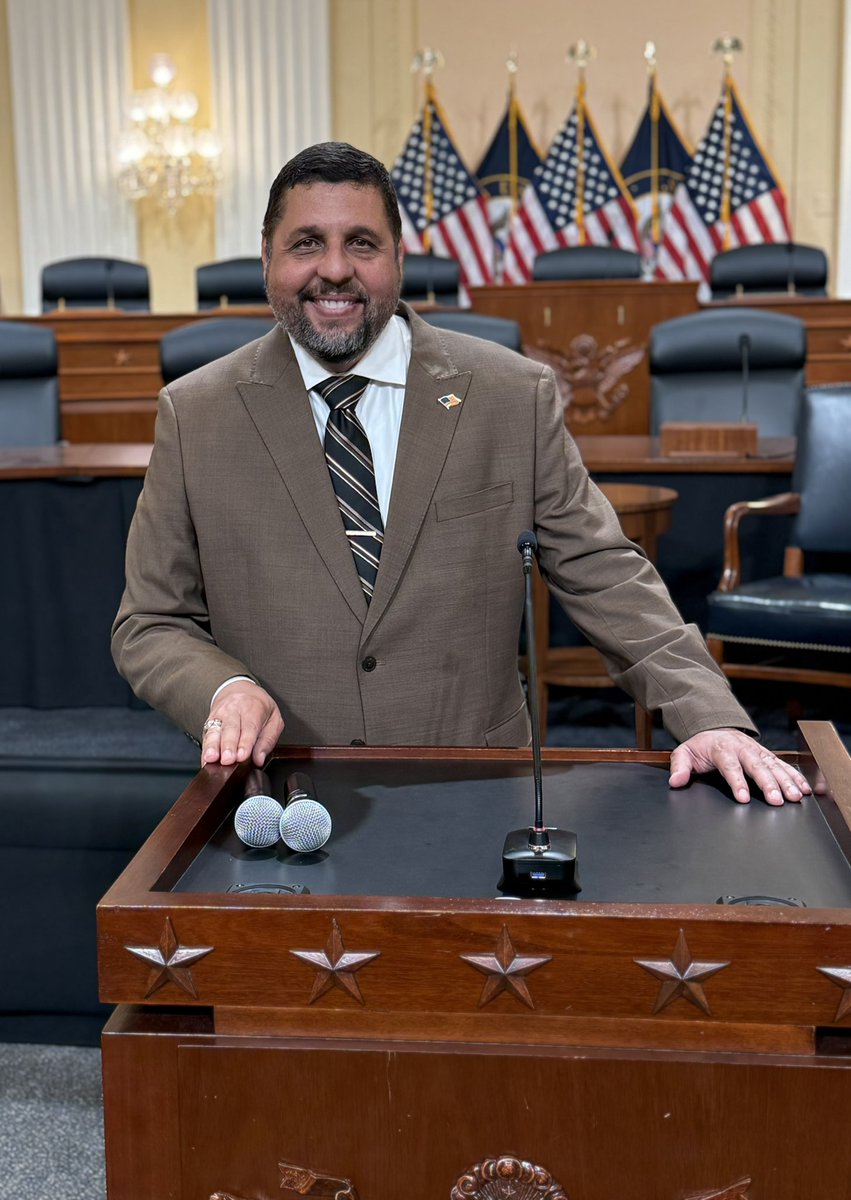 munozforva's tweet image. Great day on Capitol Hill talking w/ lawmakers & citizens about making Loudoun County safer for kids, standing up for parental rights, promoting fiscal responsibility, & demanding transparency in government. Let’s bring common sense back! 🇺🇸
#CommonSenseLeadership #MunozforVA