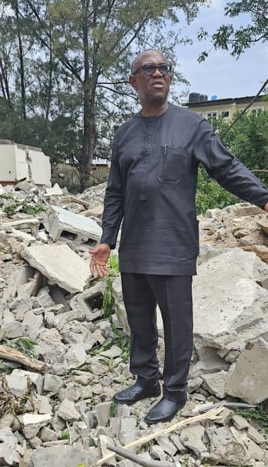 kenncoded's tweet image. Even in the face of provocation, Peter Obi is chill and maintained his composure and continued to preach peace and due process, nawaoo, is this man a Nigerian,what can actually make Peter Obi loose his mind and abandon due process, this man Peter Obi is like a deep quiet clean