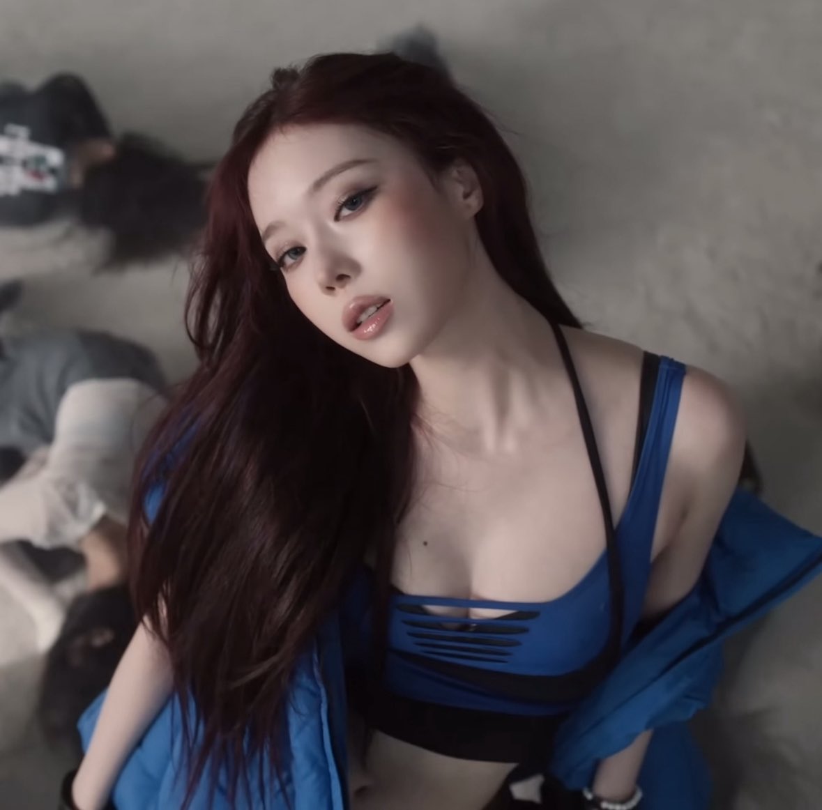 her necklace is beautiful