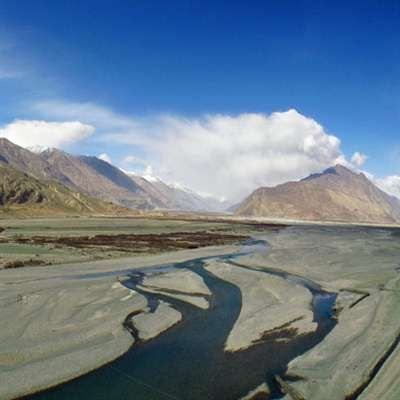 Leh-Ladakh marriage adventure tours enjoylehladakh.com/leh-ladakh-hon… takes the couple the ideal mix of calmness and excitement and includes such activities as trekking, biking, and sightseeing, places like the Pangong Lake and the Nubra Valley.
#lehladakh #vadodara #seasonal