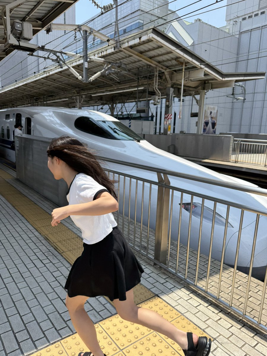 ⭐️星の降る時⭐️豊橋公演！

これが最後の公演です。
最後まで張り切って、宇宙と交信してきます🚀🚀
セアラとして生きる✨

行ってきます🚅

#星の降る時 #豊橋 #穂の国とよはし芸術劇場PLAT