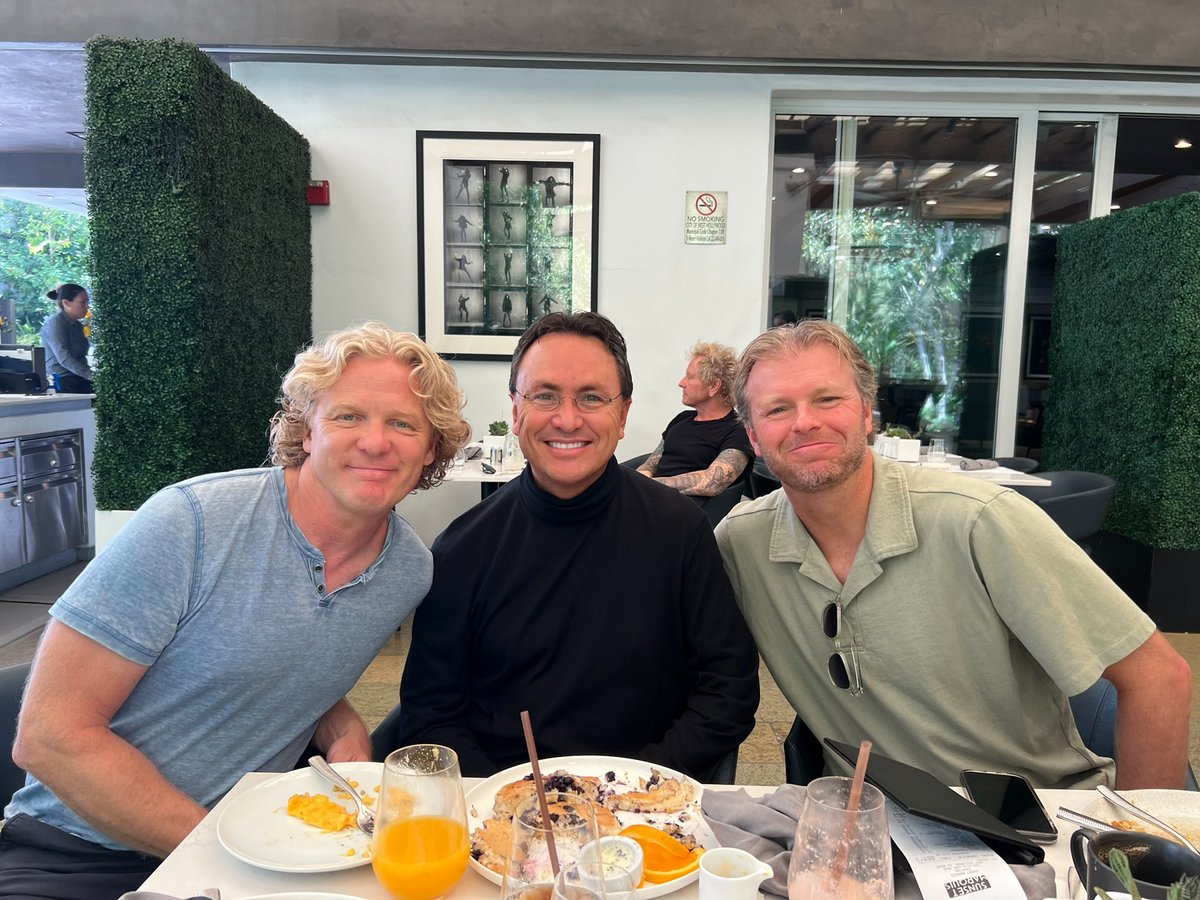 BrandonFugal's tweet image. Flew to California to attend the screening & VIP after-party for the documentary, “If These Walls Could Rock”, directed and created by our dear friend & filmmaker, Tyler Measom (Murder Among the Mormons, I Want My MTV, Sons of Perdition, An Honest Liar, I Wanna Rock).
The film…