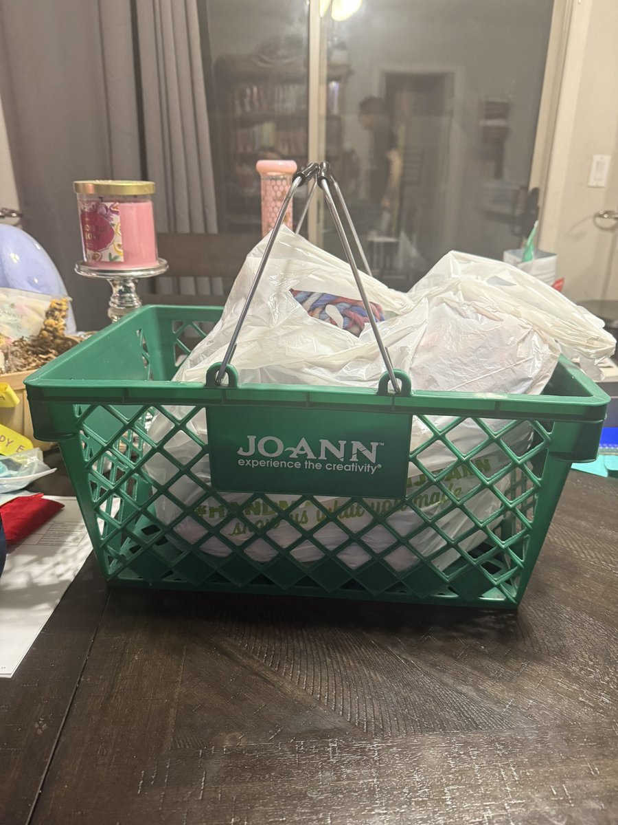 Hawks_TRP's tweet photo. @LilySuits The basket is a soon-to-be relic! I had to get one too! Mine was fresh outta fursuits tho ;P https://t.co/IkB6oZgVRx
