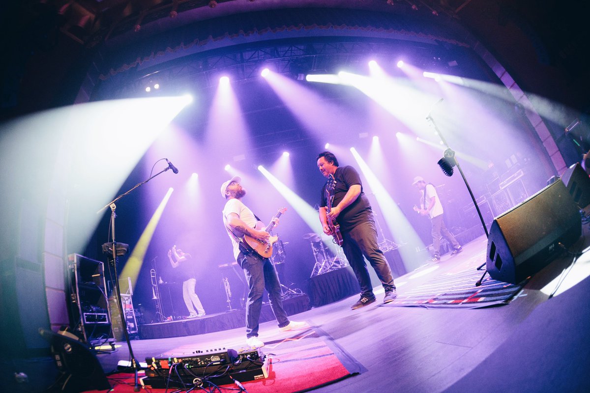Iration's tweet photo. ATL went OFF last night! Thanks for all the good vibes! 👽📸 @chrisfiq https://t.co/zqC7Vqjec2