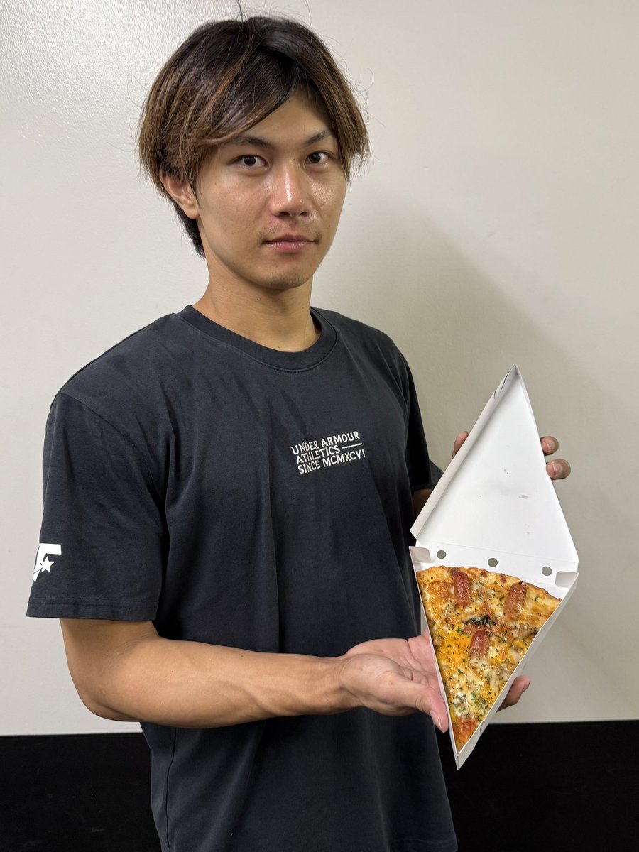 明日6/28(土)から球場内フロア4「PIZZA-LA EXPRESS」で、#藤原恭大