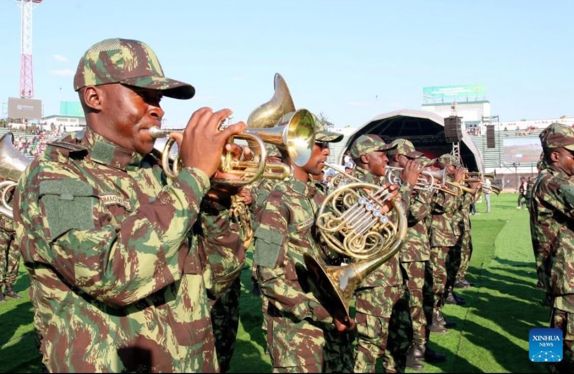 olinkotanyi's tweet photo. The Secretary of State in the Ministry of Foreign Affairs and Cooperation in charge of Regional Cooperation, Gen. (Rtd) James Kabarebe, represented the President of the Republic of Rwanda, Paul Kagame, at the celebrations marking the 50th anniversary of Mozambique's independence. https://t.co/brej89sX8a