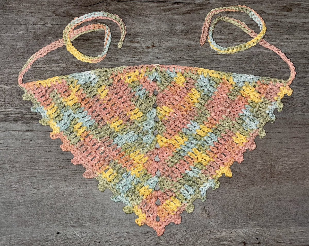 notperp's tweet image. been making way too many bandanas and bucket hats lately, dm me if you want some!!