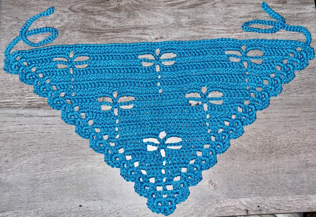 notperp's tweet image. been making way too many bandanas and bucket hats lately, dm me if you want some!!