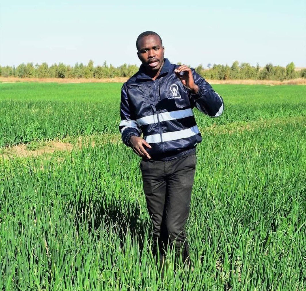 There are three types of farmers:

- Reactive farmers: They respond to problems as they arise, doing damage control.

- Proactive farmers: They monitor and address issues early, managing problems before they escalate.

- Predictive farmers: They anticipate and prevent problems,