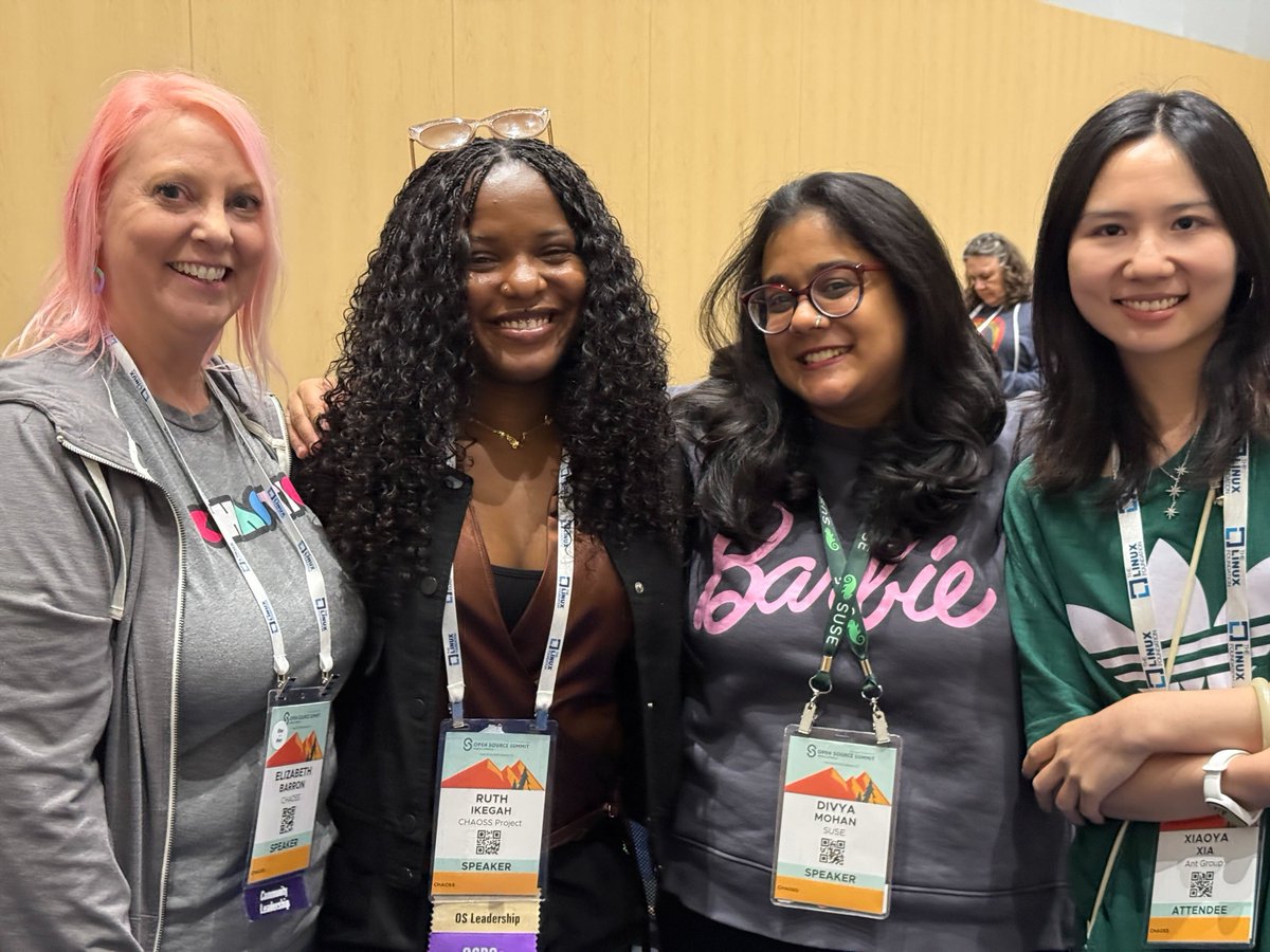 YayaXiaoya's tweet photo. Had a fantastic time at my first in-person #OpenSourceSummit North America!
I appreciated the opportunity to share insights on the Open Source LLM Landscape: https://t.co/VxdHkNIsmO https://t.co/4SLDyTWDpu