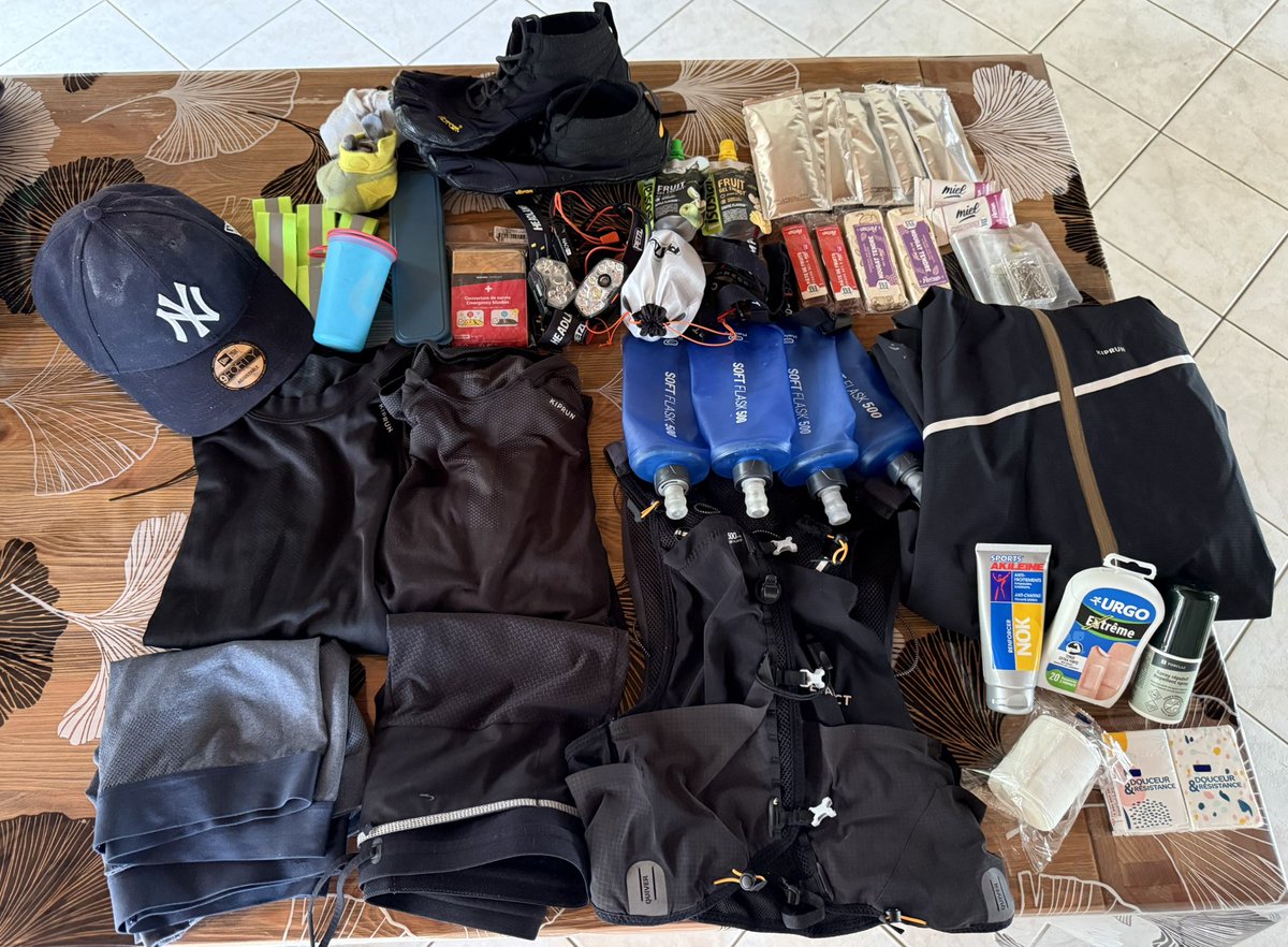 Anthony Viard (@avdev4j) on Twitter photo On prépare le matériel pour une petite aventure le long des cÎtes du Morbihan. On prépare le matériel pour une petite aventure le long des cÎtes du Morbihan.