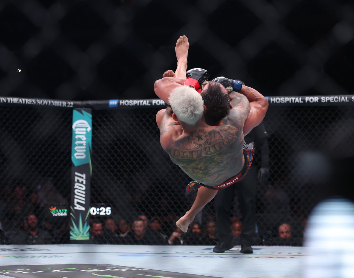 VSiN (@vsinlive) on Twitter photo Today in Sports Betting . . .
🥊 Big Weekend in Las Vegas for Fighting — And Slapping
⚾️ MLB Best Bets From <a href="/GUnit_81/">Greg Peterson</a> <a href="/Josh_Insights/">Josh Appelbaum</a> <a href="/SteveMakinen/">Steve Makinen</a>
➡️ bit.ly/4kgYlSX Today in Sports Betting . . .
🥊 Big Weekend in Las Vegas for Fighting — And Slapping
⚾️ MLB Best Bets From <a href="/GUnit_81/">Greg Peterson</a> <a href="/Josh_Insights/">Josh Appelbaum</a> <a href="/SteveMakinen/">Steve Makinen</a>
➡️ bit.ly/4kgYlSX